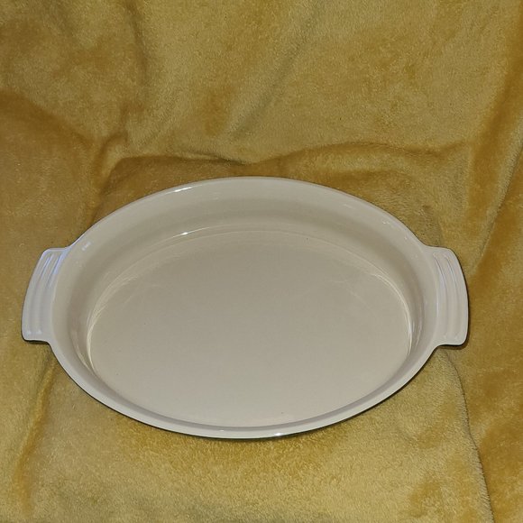 Le Creuset Other - Le Creuset 07.44 Stoneware Casserole Dish Black Cream 16" x 10.5" x 2.5" NWOT